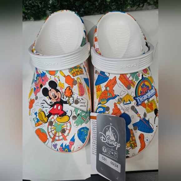 CROCS Colorful Mickey Mouse Clogs Size WOMENS 9 MENS 7 NEW WITH TAGS - Picture 3 of 6